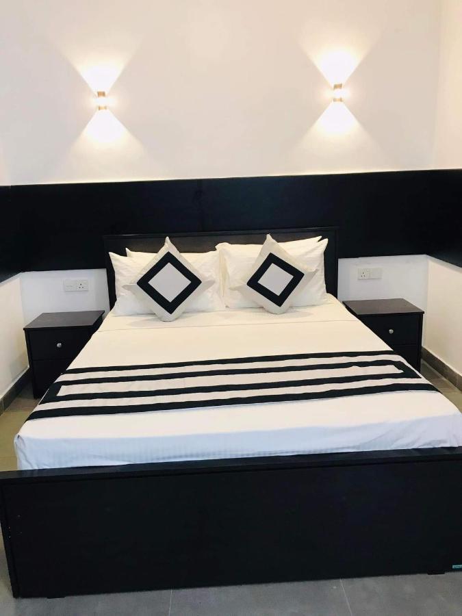 3R Resort Negombo Bagian luar foto