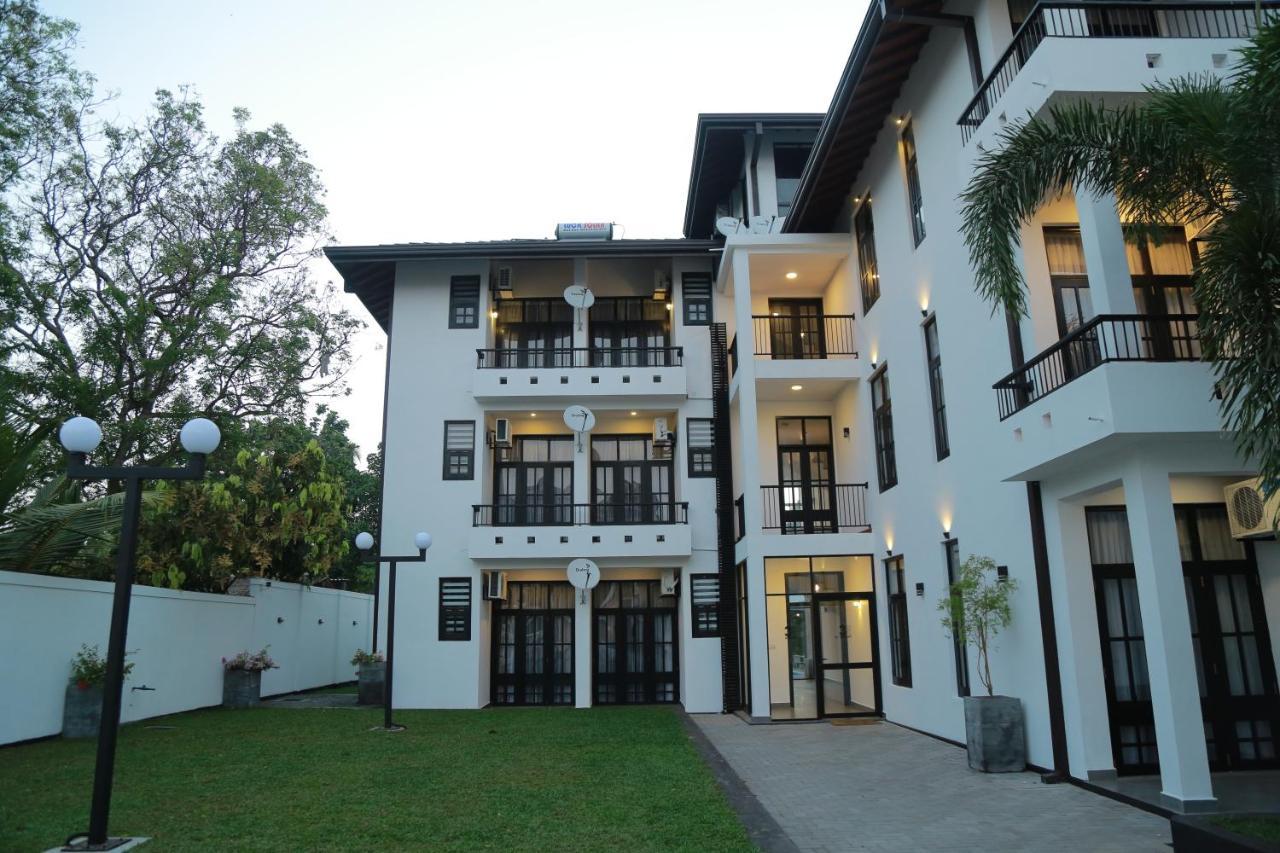 3R Resort Negombo Bagian luar foto