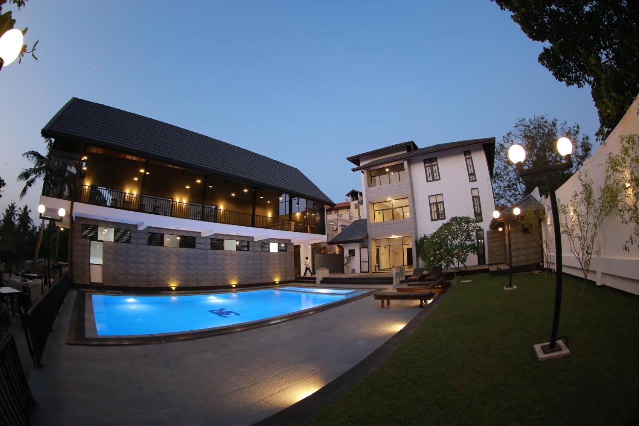 3R Resort Negombo Bagian luar foto