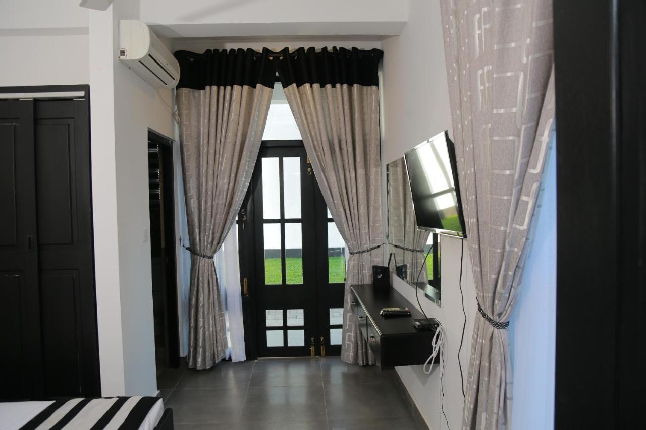 3R Resort Negombo Bagian luar foto