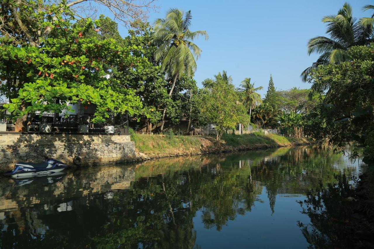 3R Resort Negombo Bagian luar foto