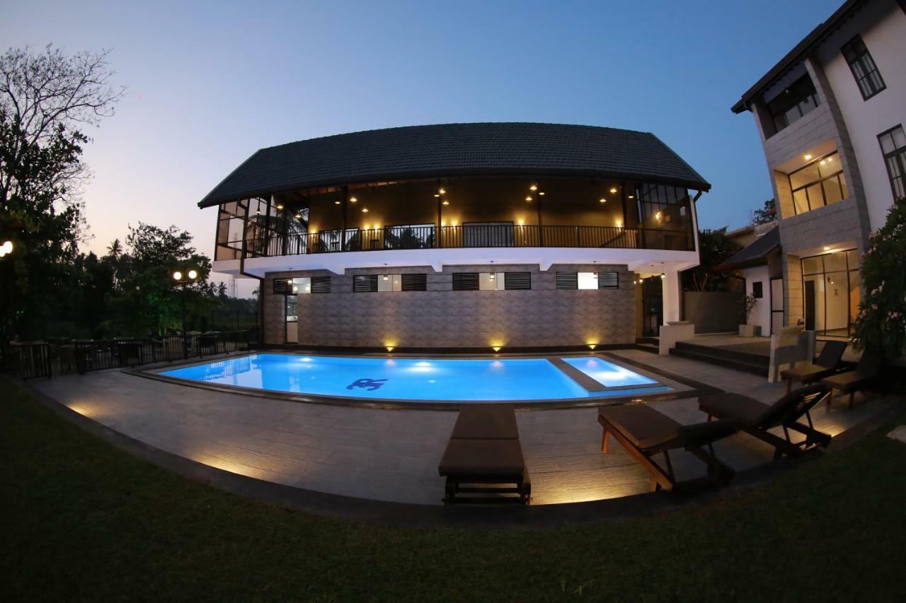3R Resort Negombo Bagian luar foto