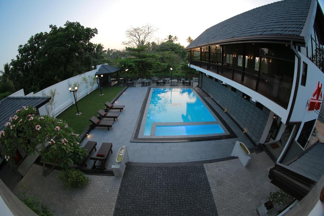 3R Resort Negombo Bagian luar foto